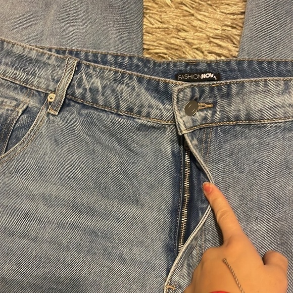 FASHION Nova High Waist Straight Leg Ripped Light Blue Jeans Size 18 - Picture 2 of 9